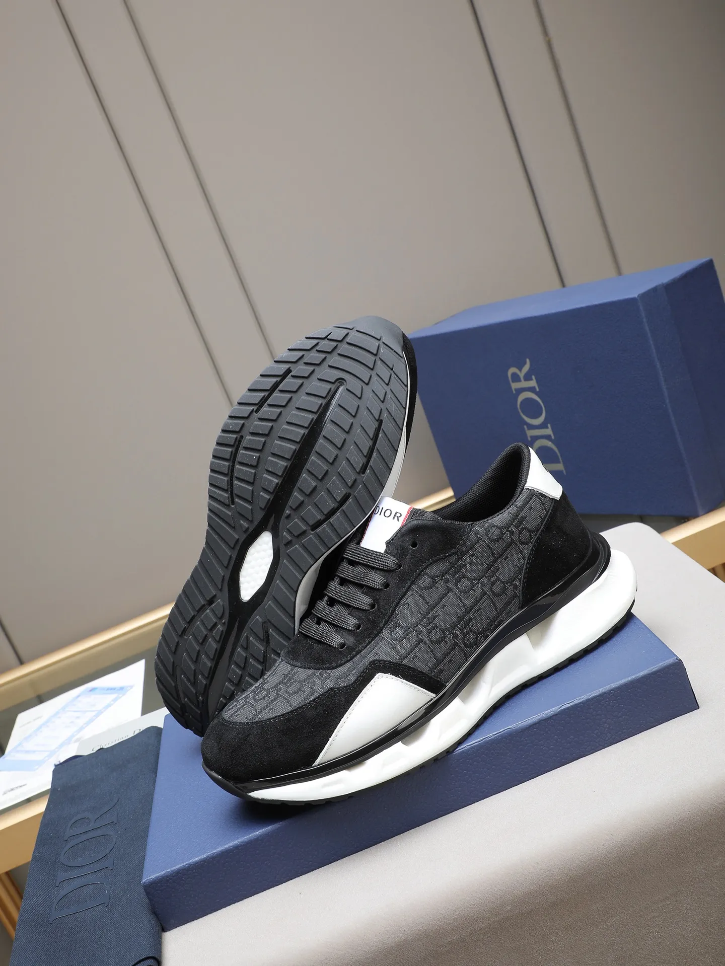 PP460 New Dior🆕The latest men's casual sports shoes, the upper is made of imported cowhide➕Dior's special material! Breathable sheepskin. The TPU blade base is lightweight and wear-resistant! Size:38-44 (45 customized)